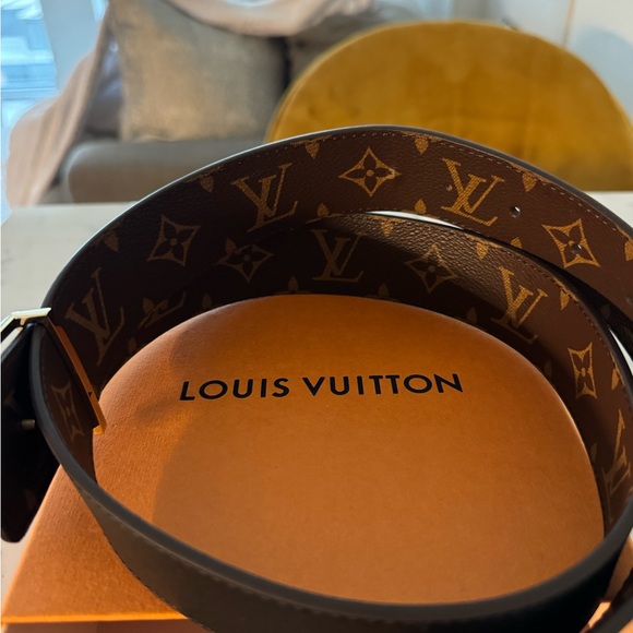 Authentic Louis Vuitton Reversible belt for Sale - NEW - Picture 6 of 6